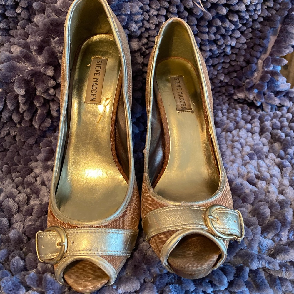 Used-Steve Madden Gold and Tan Peep toe heels